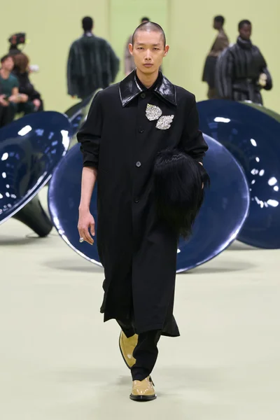 Look 24